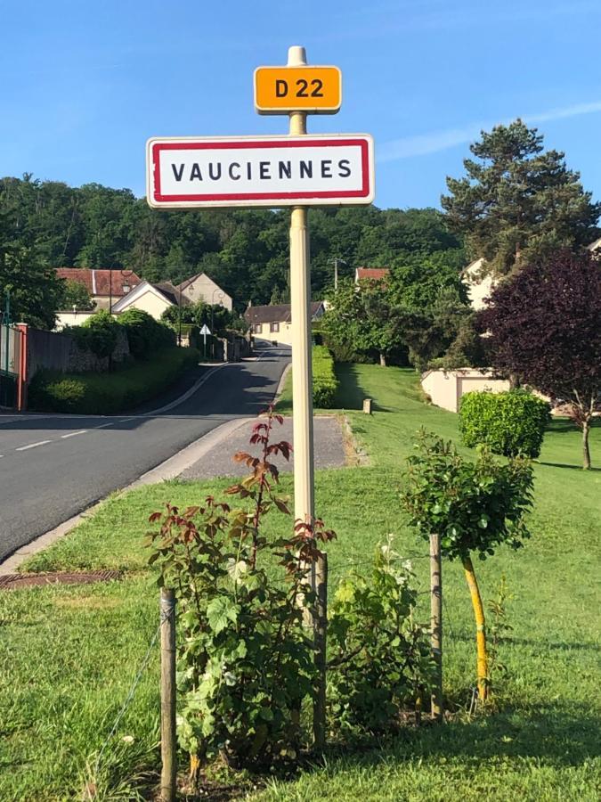 Castelger Bed & Breakfast Vauciennes  Exterior photo